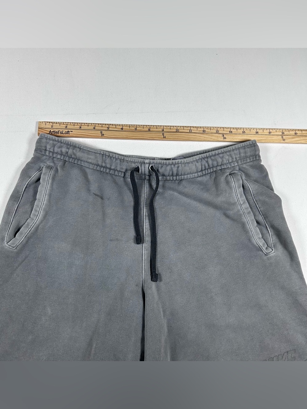 Vintage Nike Sweat Shorts Mens M Waist Gray Marks Noted Grunge 90s faded Stretch - Picture 4 of 5